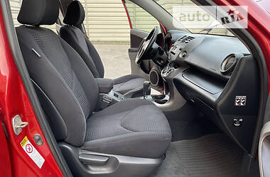Внедорожник / Кроссовер Toyota RAV4 2008 в 