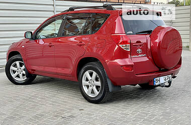 Внедорожник / Кроссовер Toyota RAV4 2008 в 