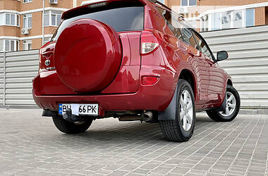 Внедорожник / Кроссовер Toyota RAV4 2008 в 
