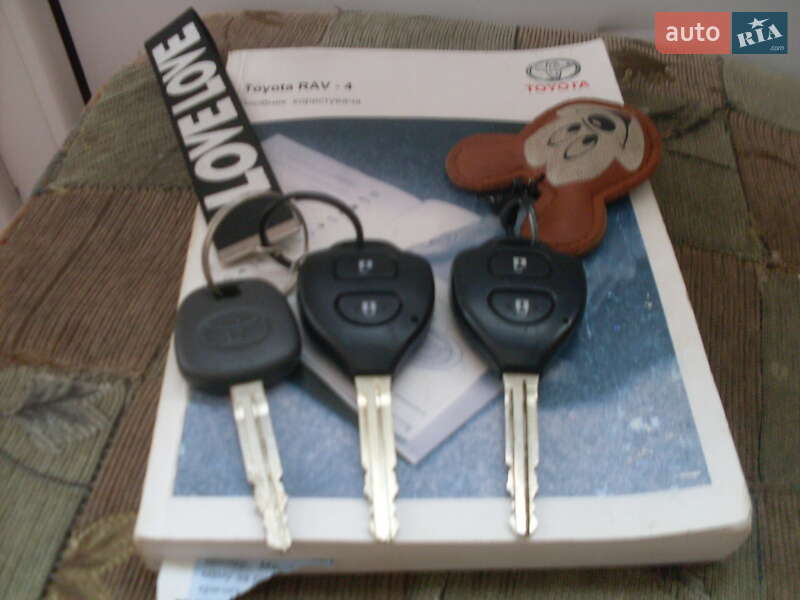 Внедорожник / Кроссовер Toyota RAV4 2010 в Николаеве
