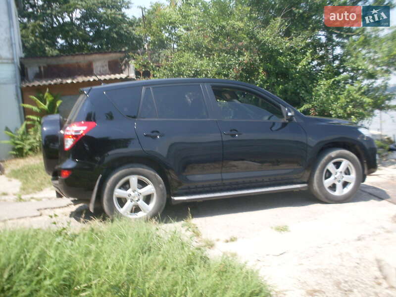 Внедорожник / Кроссовер Toyota RAV4 2010 в Николаеве