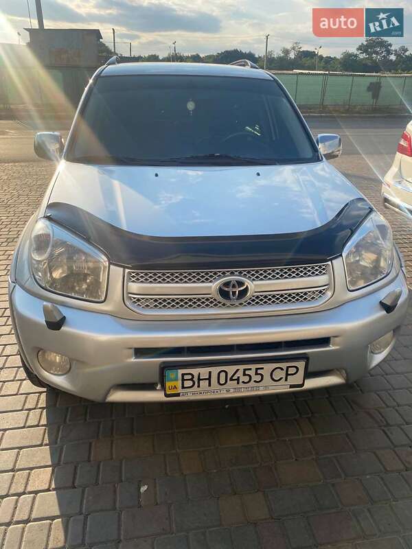 Позашляховик / Кросовер Toyota RAV4 2004 в Одесі