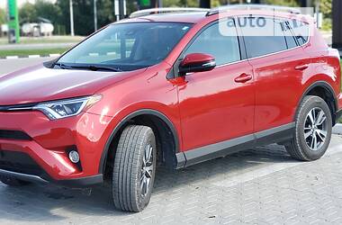 Внедорожник / Кроссовер Toyota RAV4 2016 в Чорткове