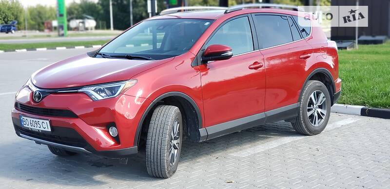 Позашляховик / Кросовер Toyota RAV4 2016 в Чорткові