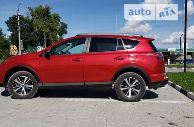 Позашляховик / Кросовер Toyota RAV4 2016 в Чорткові