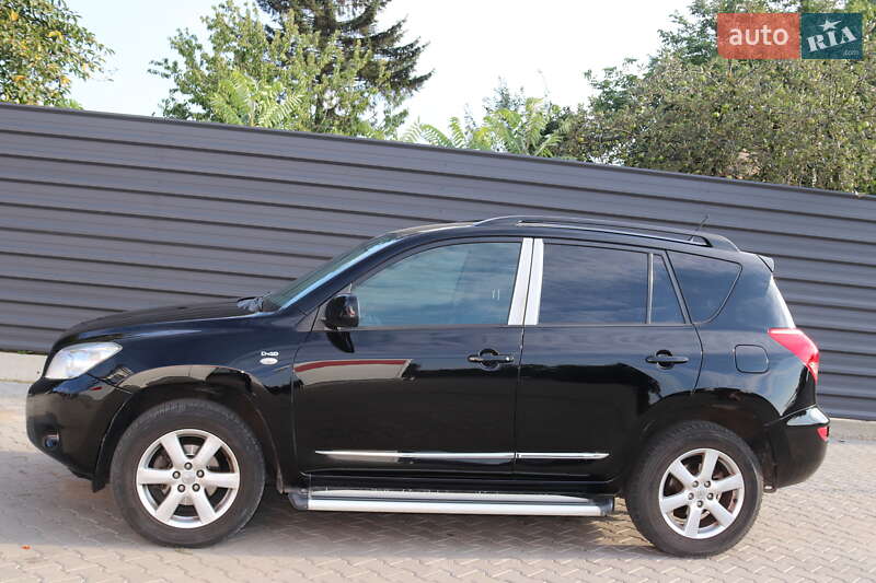 Внедорожник / Кроссовер Toyota RAV4 2008 в Нововолынске