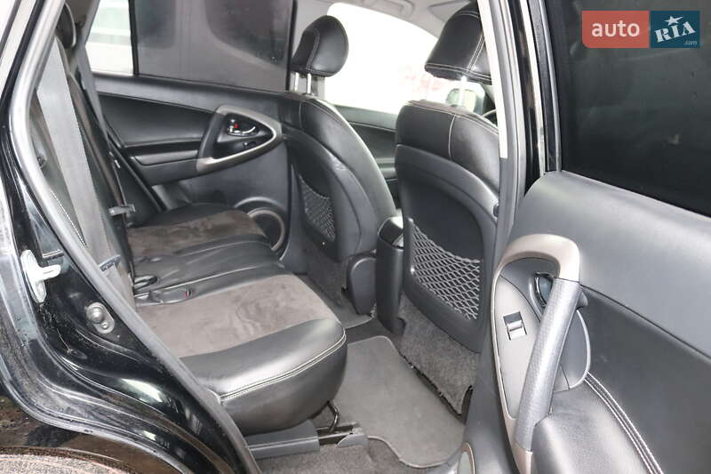 Внедорожник / Кроссовер Toyota RAV4 2008 в Нововолынске