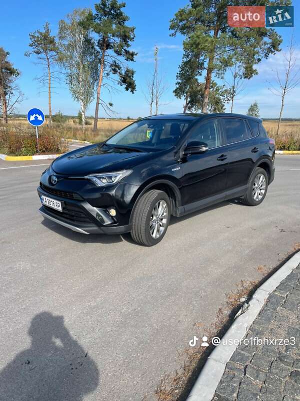 Внедорожник / Кроссовер Toyota RAV4 2016 в Ирпене