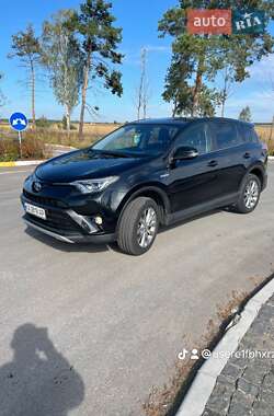 Внедорожник / Кроссовер Toyota RAV4 2016 в Ирпене