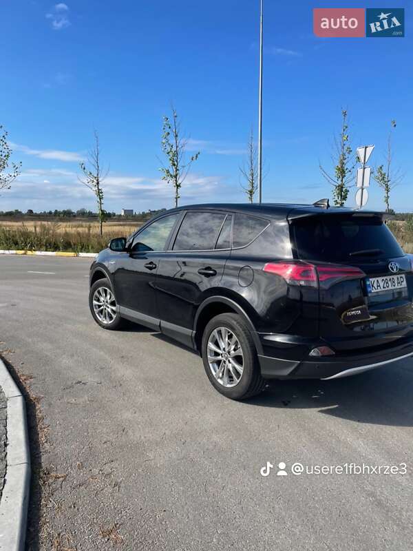 Внедорожник / Кроссовер Toyota RAV4 2016 в Ирпене