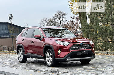 Внедорожник / Кроссовер Toyota RAV4 2019 в Киеве