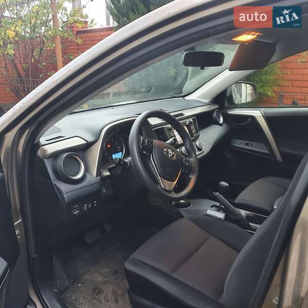 Внедорожник / Кроссовер Toyota RAV4 2015 в Днепре