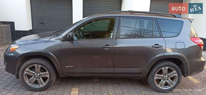 Внедорожник / Кроссовер Toyota RAV4 2012 в Ивано-Франковске