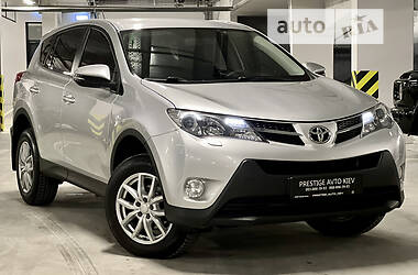 Позашляховик / Кросовер Toyota RAV4 2013 в Києві