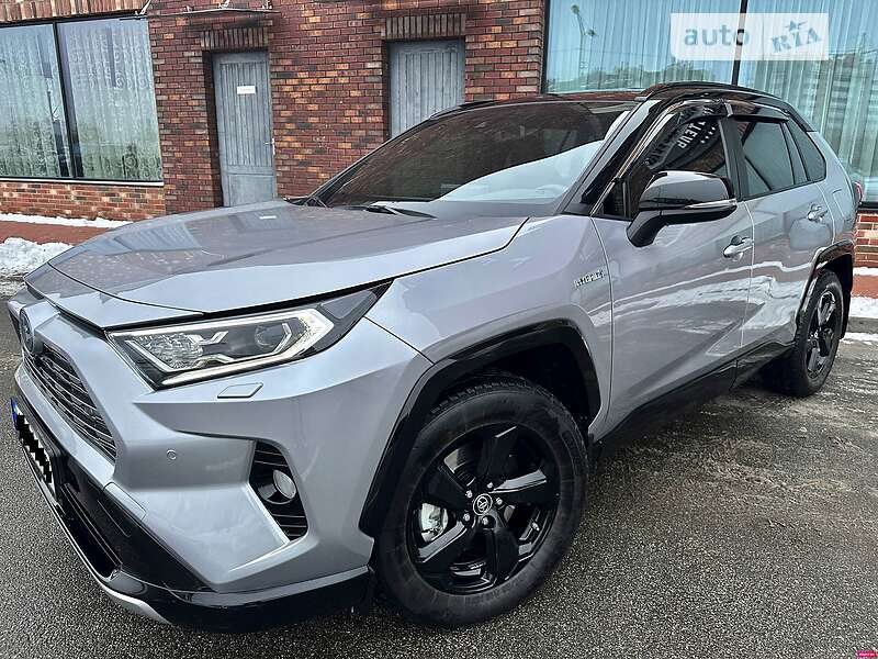 Внедорожник / Кроссовер Toyota RAV4 2019 в Киеве