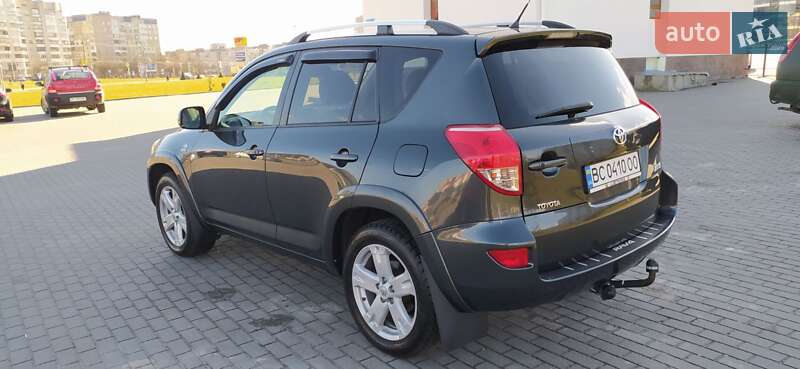 Позашляховик / Кросовер Toyota RAV4 2006 в Львові