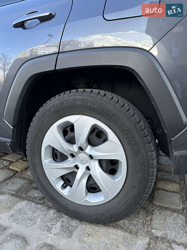 Позашляховик / Кросовер Toyota RAV4 2019 в Києві