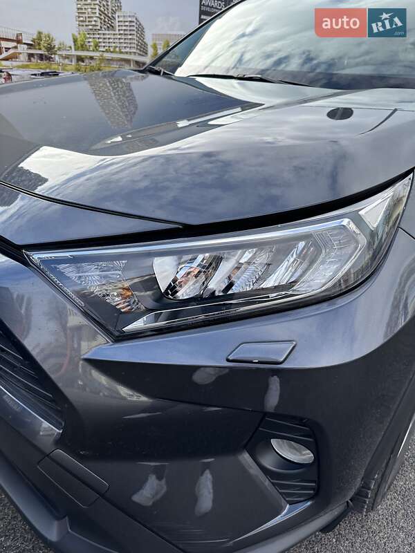 Позашляховик / Кросовер Toyota RAV4 2019 в Києві