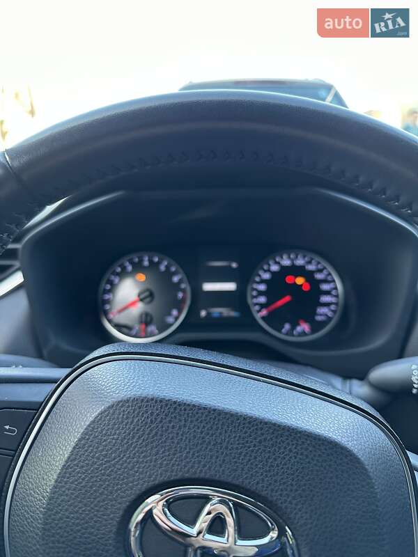 Позашляховик / Кросовер Toyota RAV4 2019 в Києві