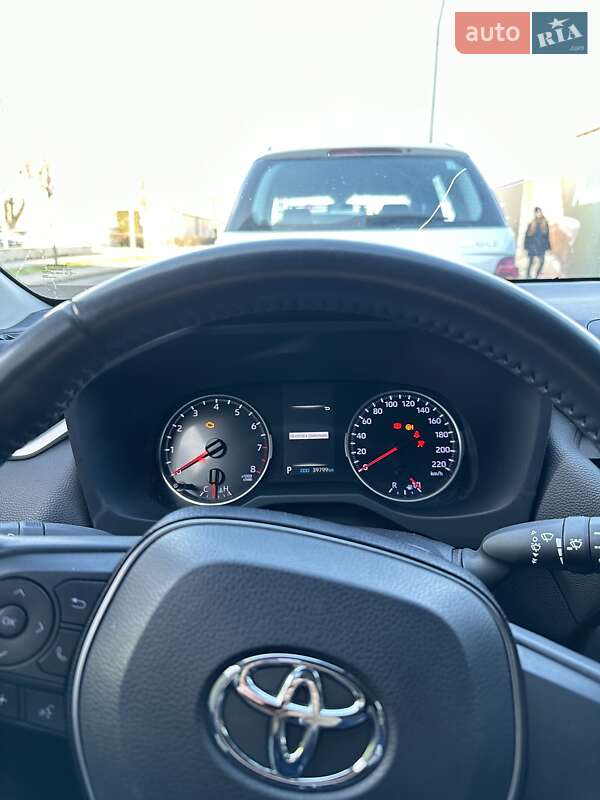 Позашляховик / Кросовер Toyota RAV4 2019 в Києві