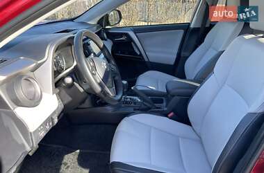 Позашляховик / Кросовер Toyota RAV4 2017 в 