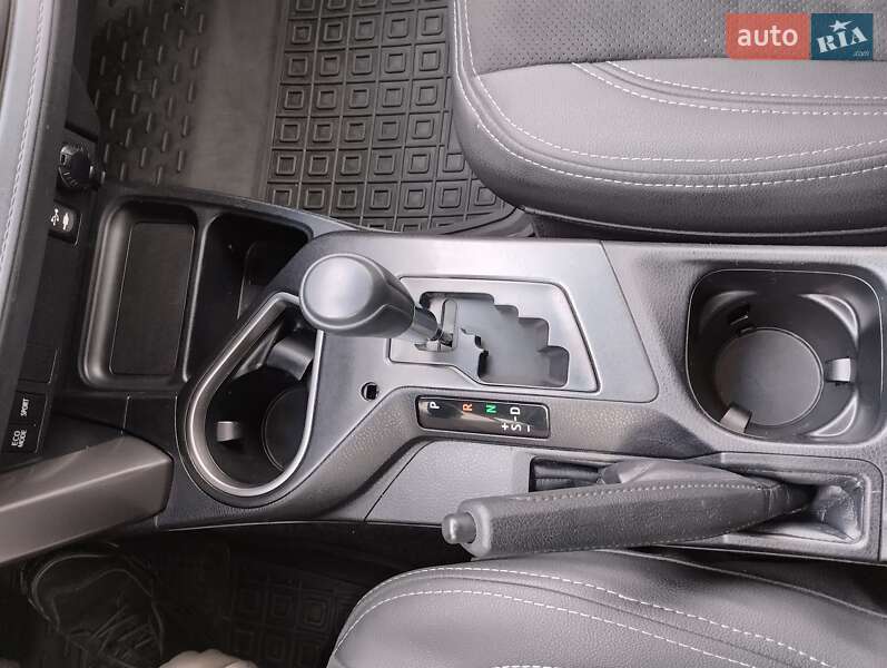 Позашляховик / Кросовер Toyota RAV4 2018 в Знам'янці