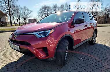 Позашляховик / Кросовер Toyota RAV4 2017 в Івано-Франківську