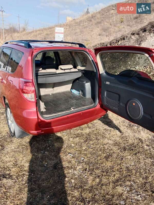 Внедорожник / Кроссовер Toyota RAV4 2008 в Шаргороде