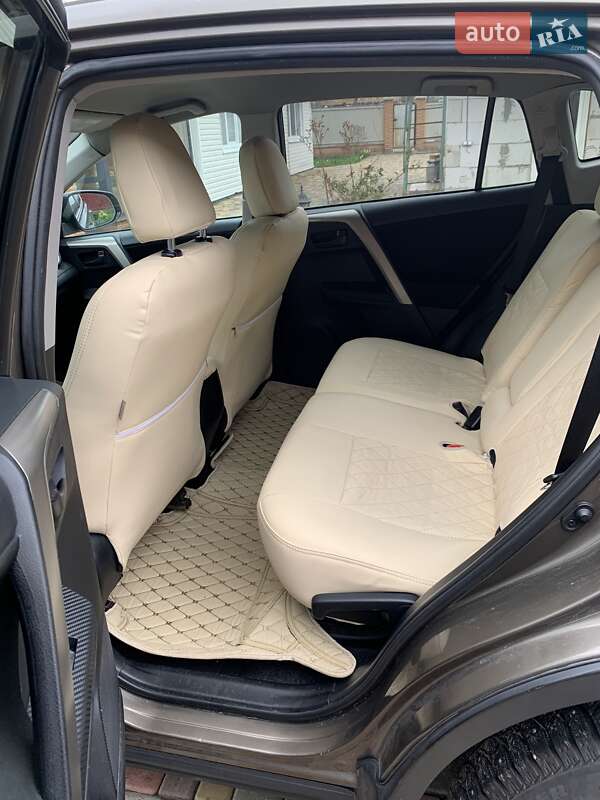 Позашляховик / Кросовер Toyota RAV4 2014 в Броварах