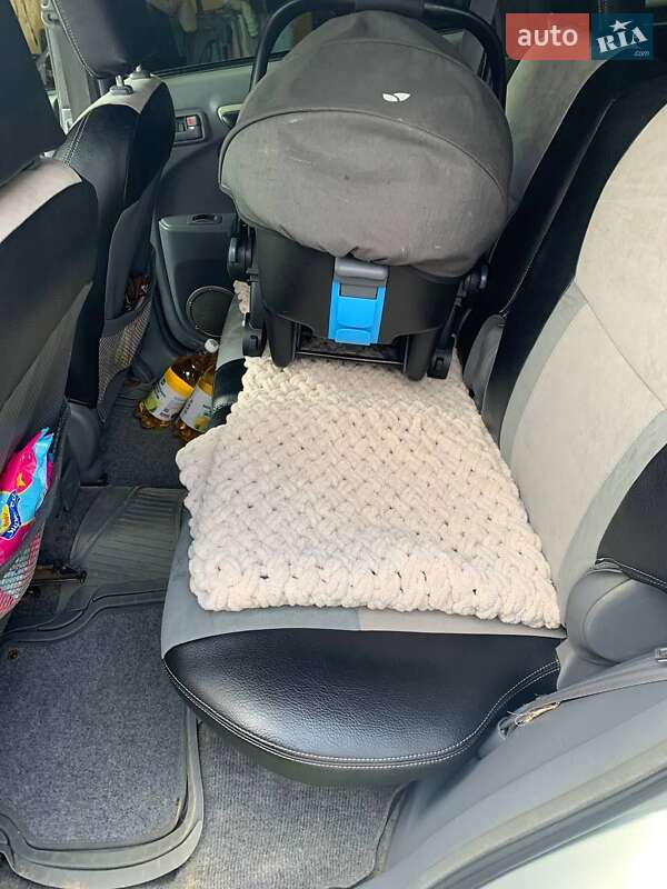 Внедорожник / Кроссовер Toyota RAV4 2003 в Черновцах