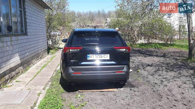 Внедорожник / Кроссовер Toyota RAV4 2020 в Ровно