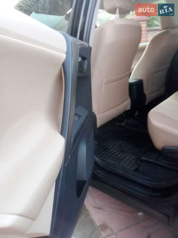 Позашляховик / Кросовер Toyota RAV4 2013 в Львові