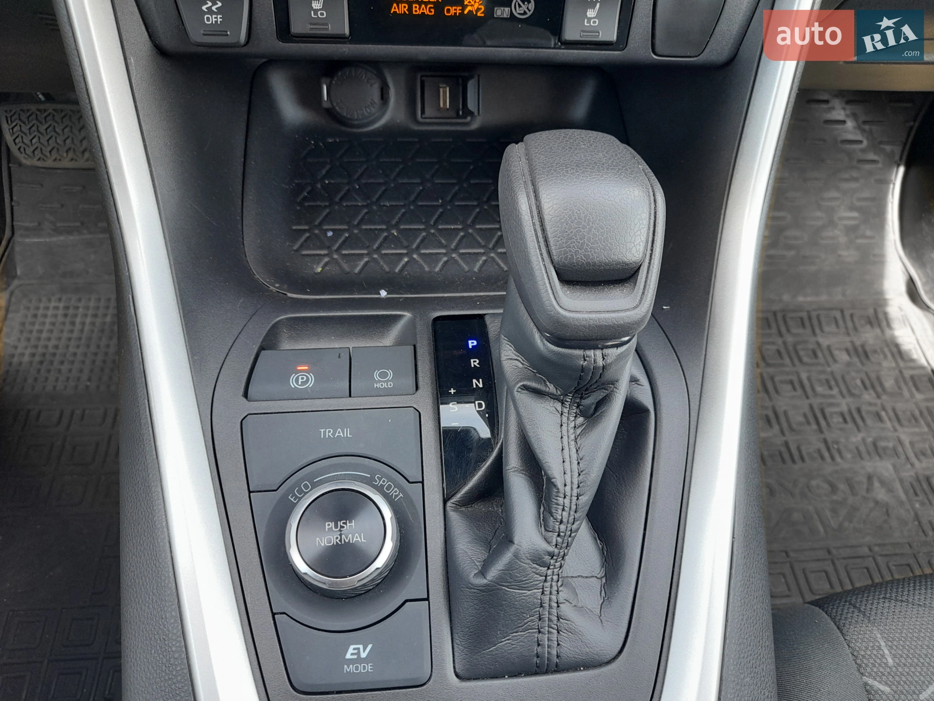 2020 Toyota RAV 4 - мініатюра 17