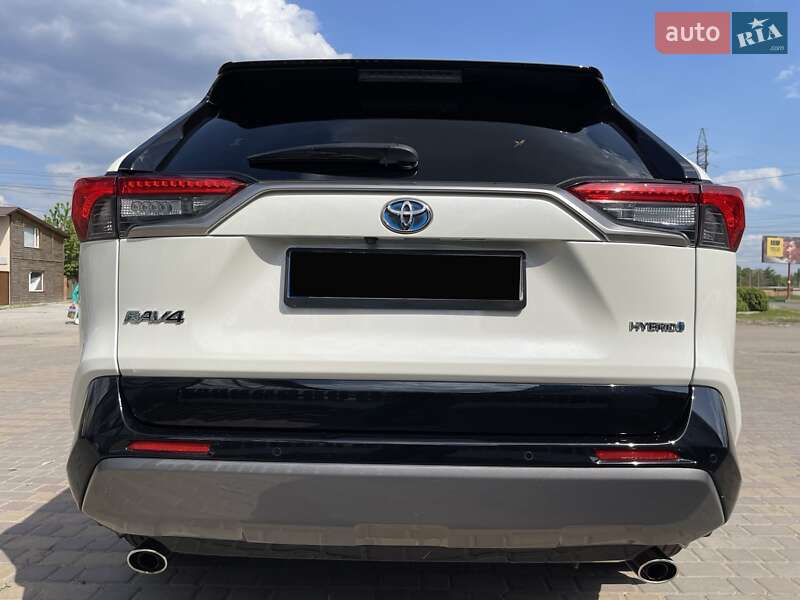 Внедорожник / Кроссовер Toyota RAV4 2018 в Знаменке