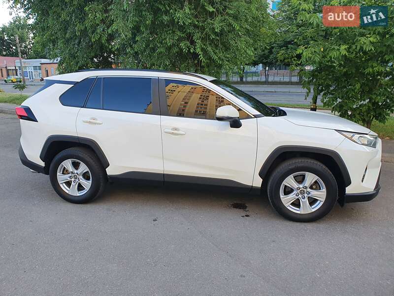 Внедорожник / Кроссовер Toyota RAV4 2019 в Харькове