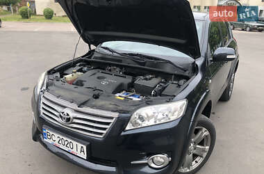 Позашляховик / Кросовер Toyota RAV4 2010 в 