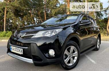 Внедорожник / Кроссовер Toyota RAV4 2015 в 