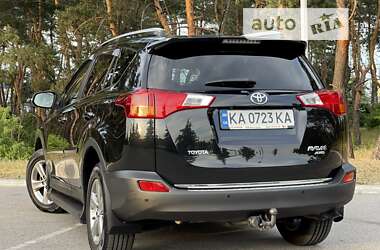 Внедорожник / Кроссовер Toyota RAV4 2015 в 