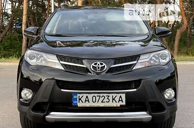 Внедорожник / Кроссовер Toyota RAV4 2015 в 