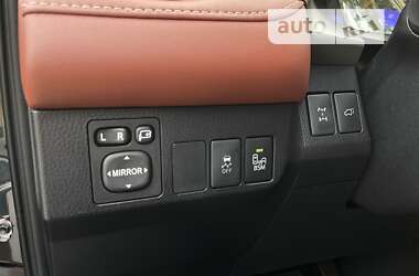 Внедорожник / Кроссовер Toyota RAV4 2015 в 