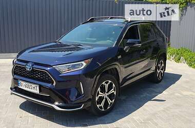 Позашляховик / Кросовер Toyota RAV4 2021 в 