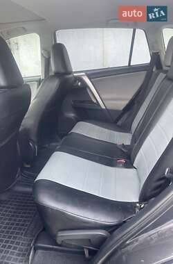 Внедорожник / Кроссовер Toyota RAV4 2014 в 