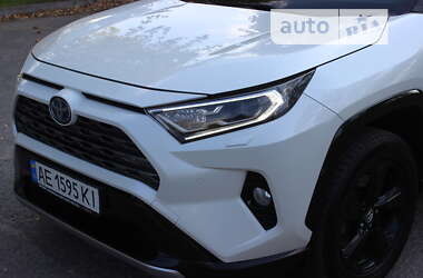 Внедорожник / Кроссовер Toyota RAV4 2019 в Днепре