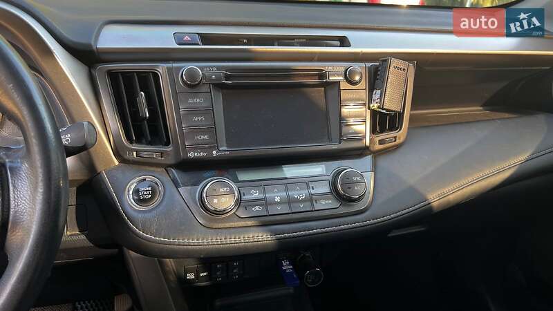 Позашляховик / Кросовер Toyota RAV4 2014 в Сумах