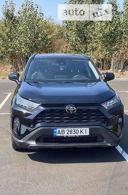 Внедорожник / Кроссовер Toyota RAV4 2019 в Виннице