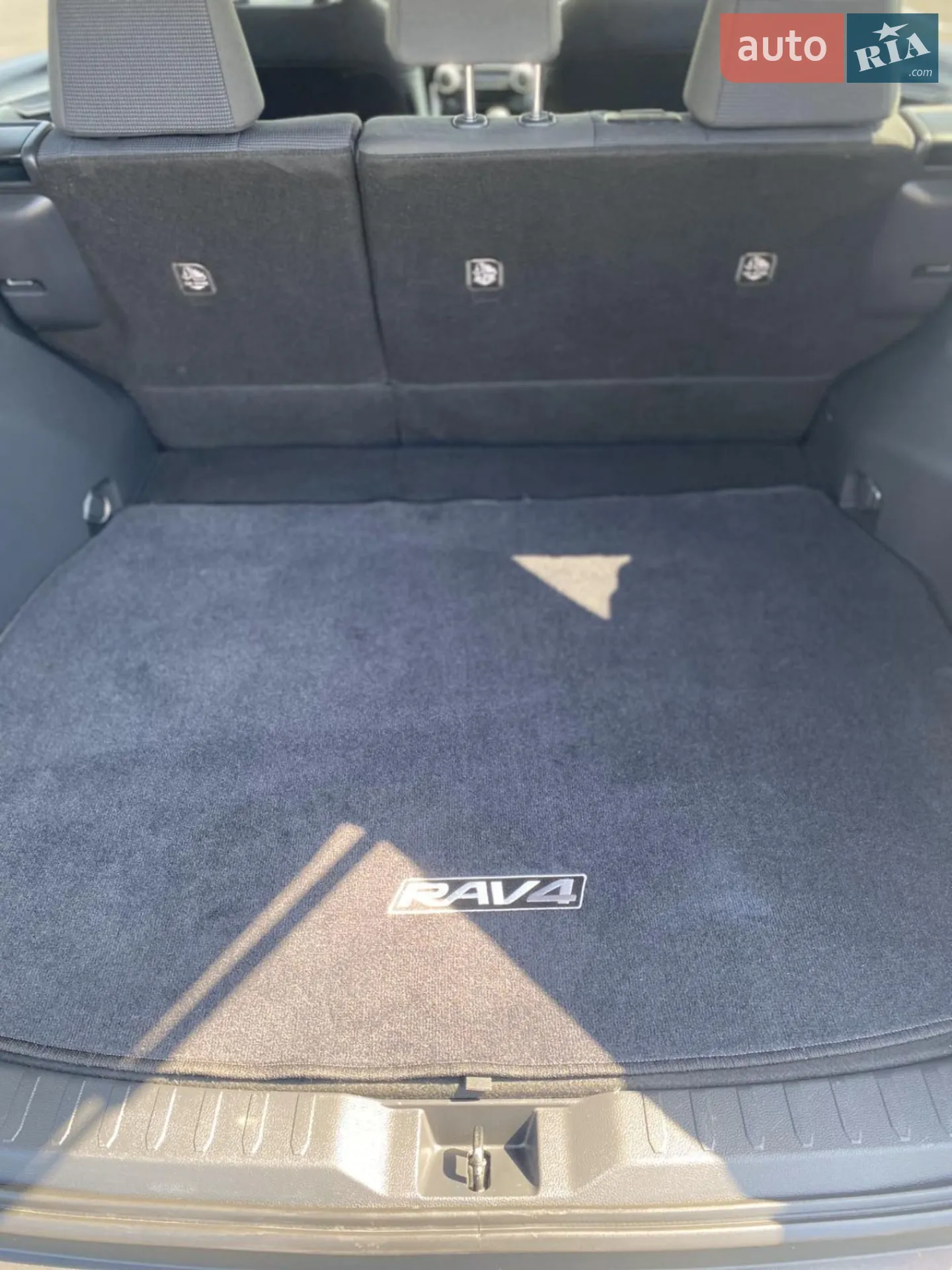2019 Toyota RAV 4 - мініатюра 10