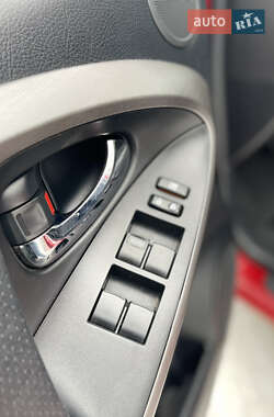 Внедорожник / Кроссовер Toyota RAV4 2010 в Киеве