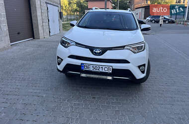 Внедорожник / Кроссовер Toyota RAV4 2017 в Первомайске