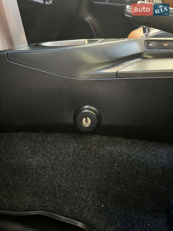 Внедорожник / Кроссовер Toyota RAV4 2017 в Первомайске