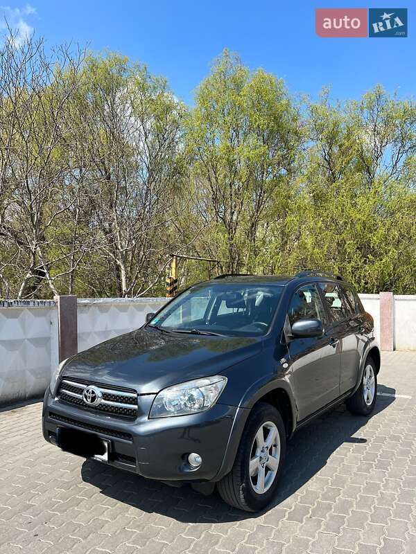 Внедорожник / Кроссовер Toyota RAV4 2007 в Черновцах